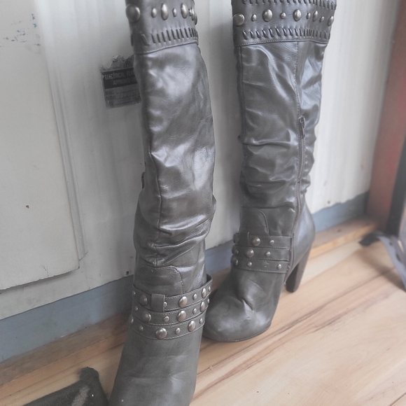 Rinaldi Leather Studded Boots - Picture 2 of 14